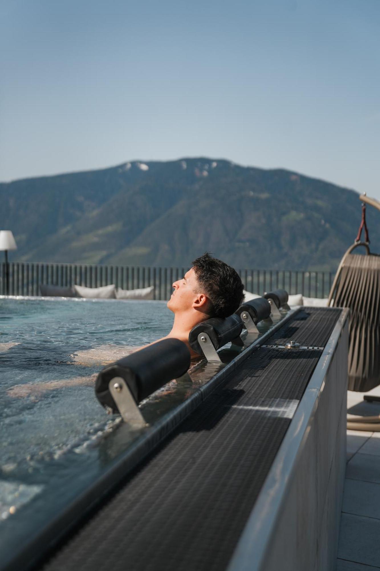 Hotel Alpenrose เชนนา ภายนอก รูปภาพ