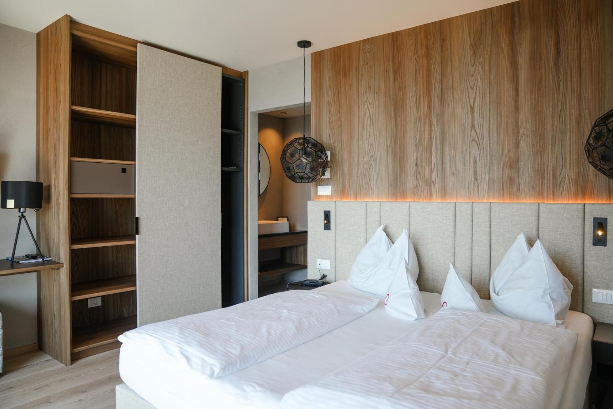 Hotel Alpenrose เชนนา ภายนอก รูปภาพ