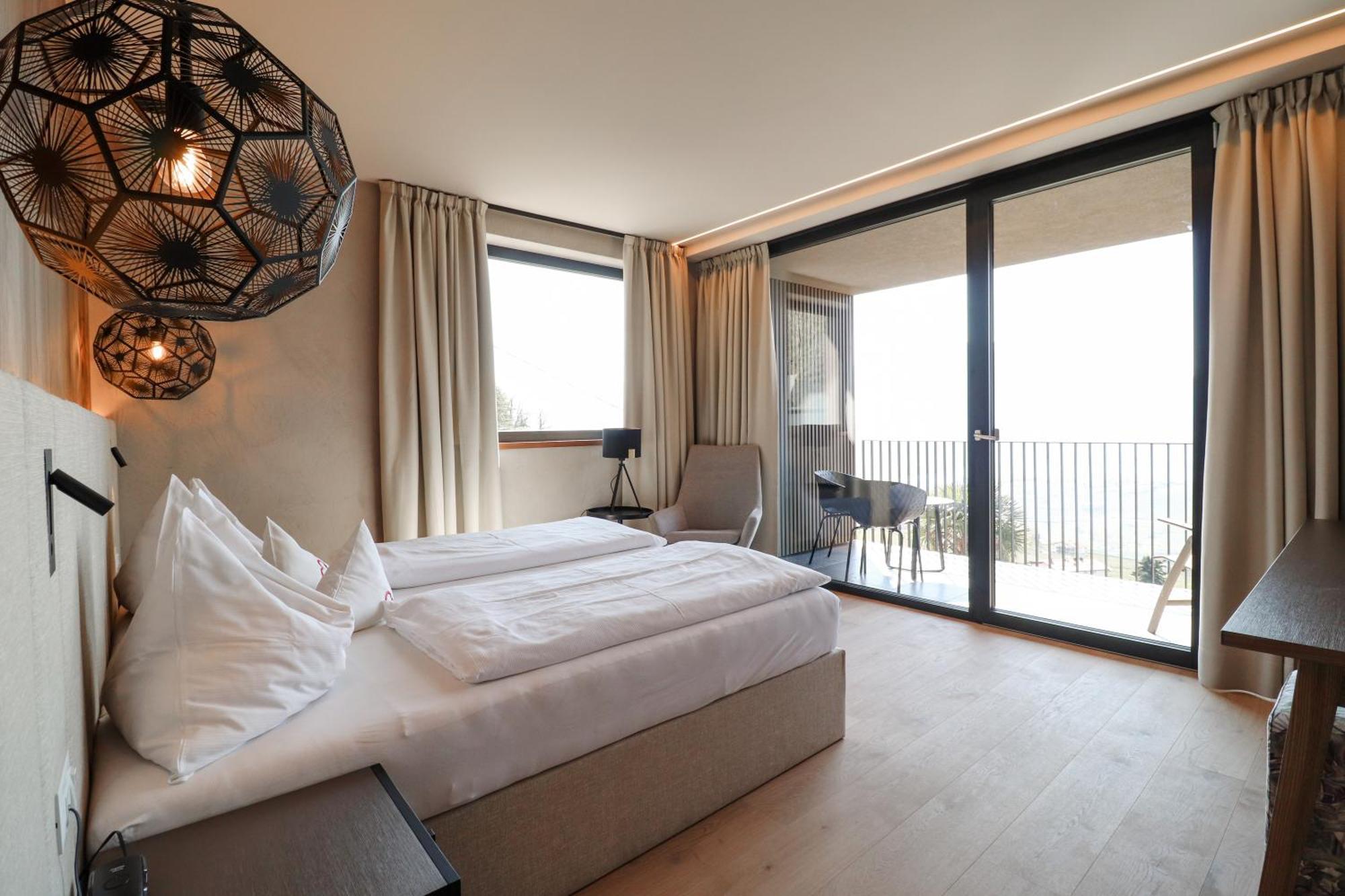 Hotel Alpenrose เชนนา ภายนอก รูปภาพ