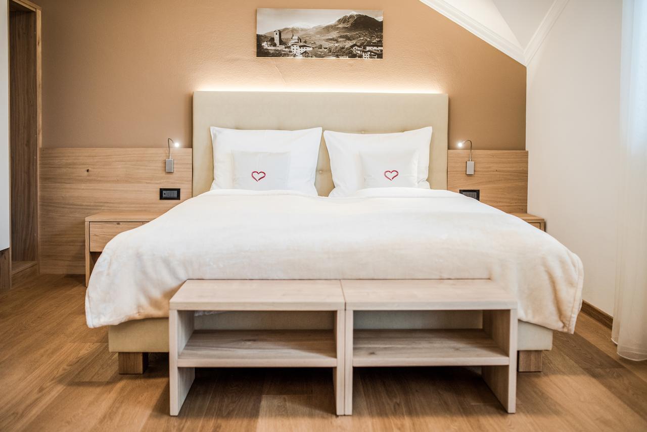 Hotel Alpenrose เชนนา ภายนอก รูปภาพ